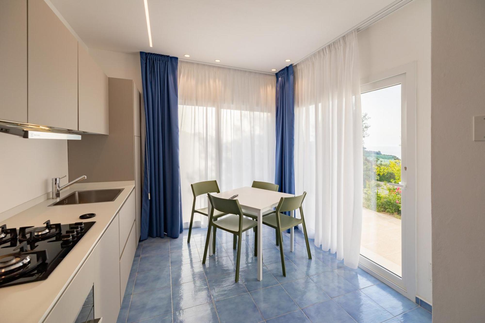 Aura Maris Beach Residence Mazzaforno Чефалу Экстерьер фото