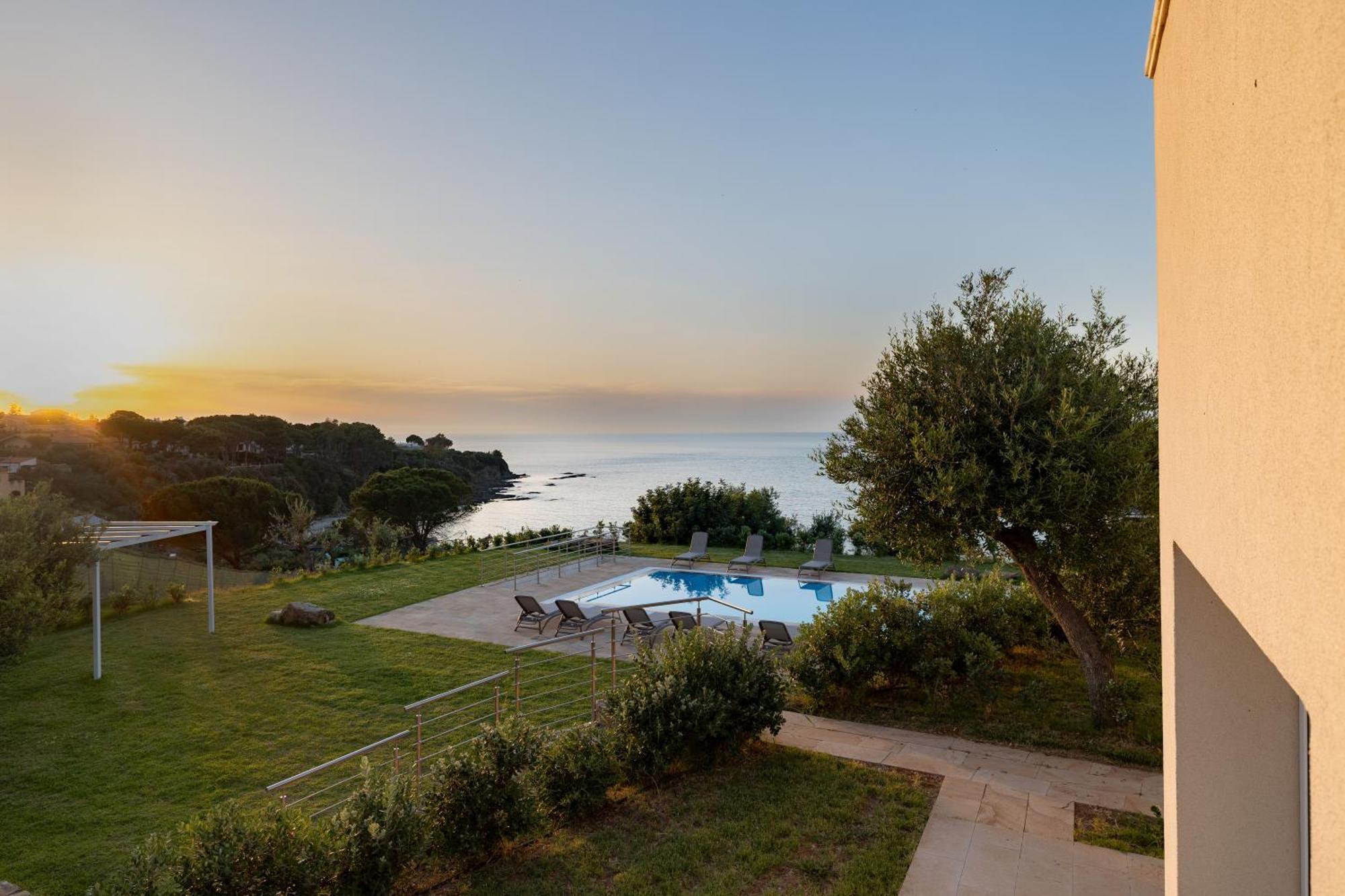 Aura Maris Beach Residence Mazzaforno Чефалу Экстерьер фото